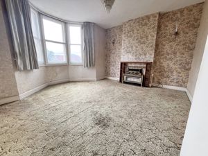 Lounge- click for photo gallery